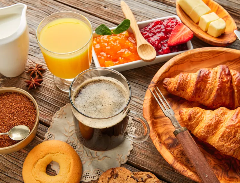 petit déjeuner inclus-Auvergne Kota-hébergement insolite-séjour-week-end famille-cabane en bois-détente-loisirs-écotourisme-tourisme-kota finlandais-Vichy-Brugheas-Bellerive sur allier-Auvergne