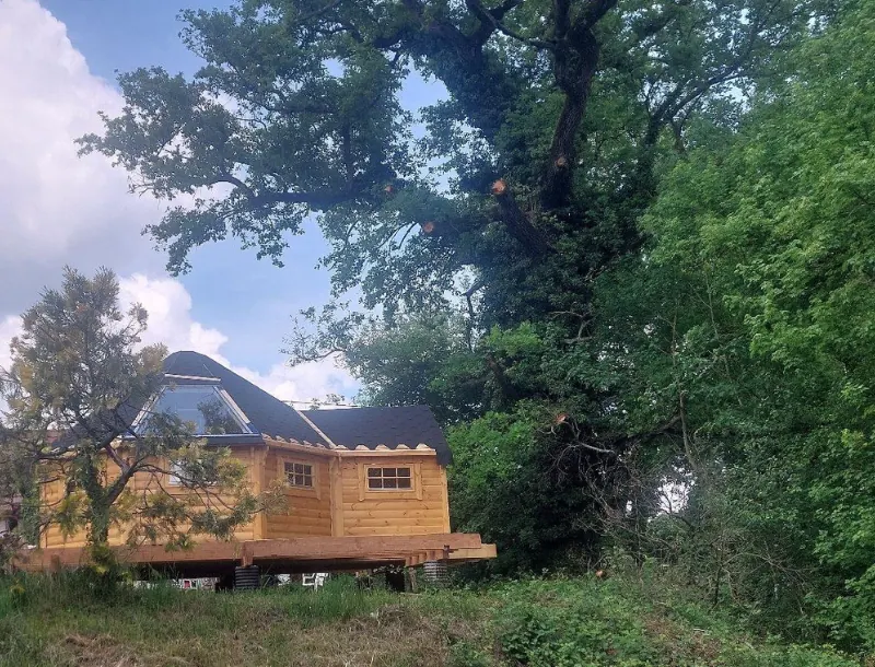 Auvergne Kota, l'histoire, la fin du montage-Auvergne Kota-hébergement insolite-séjour-week-end famille-cabane en bois-détente-loisirs-écotourisme-tourisme-kota finlandais-Vichy-Brugheas-Bellerive sur allier-Auvergne-1