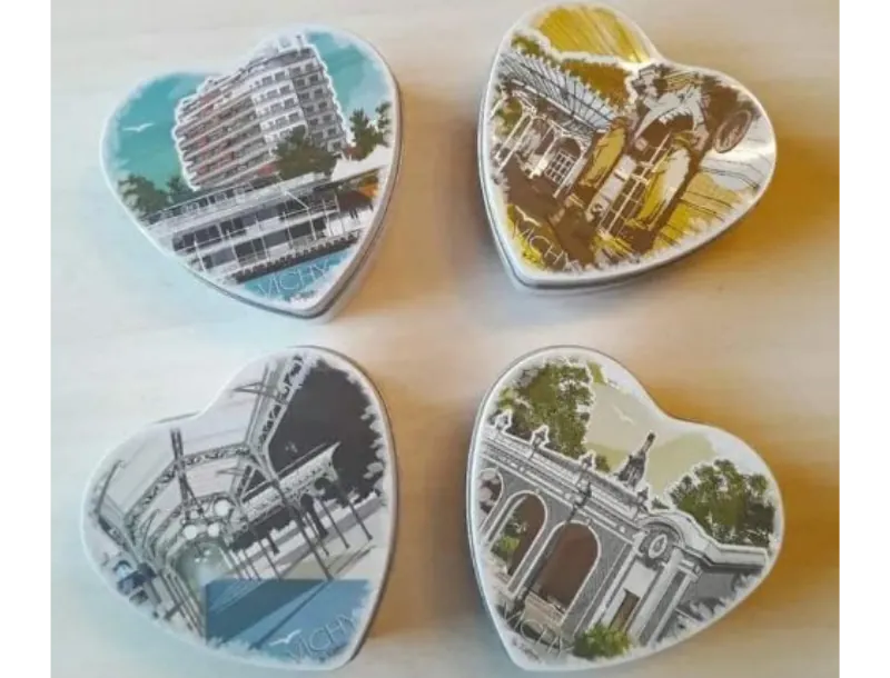Boîte souvenir de bougies en cire d’abeille-Auvergne Kota-hébergement insolite-logement insolite-séjour détente-escapade nature-location-vacances-Bain nordique privatif-week end romantique-Brugheas-Vichy-Allier-Clermont Ferrand